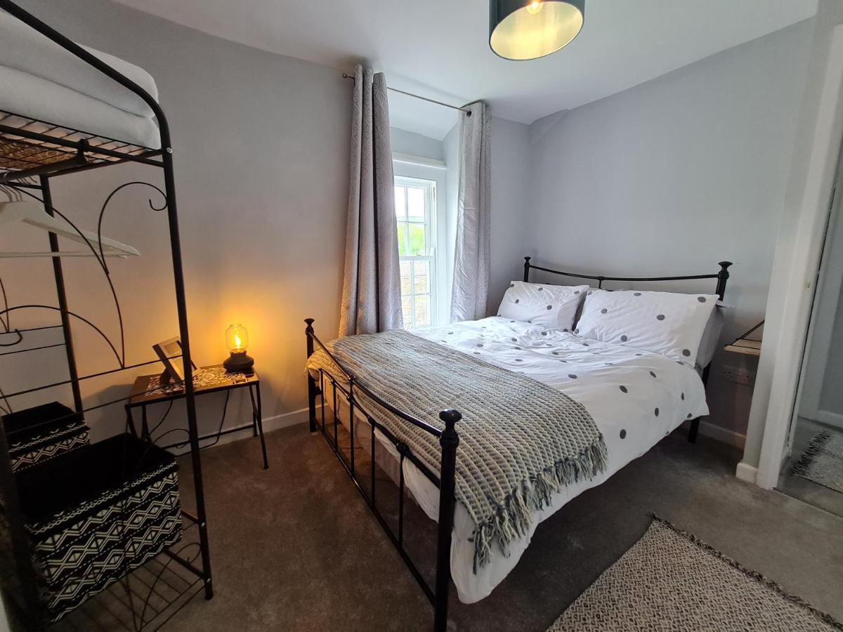 Picturesque 2 Bedroom Miners Cottage Near Bike Park Wales & Brecon Beacons Merthyr Tydfil Exterior photo
